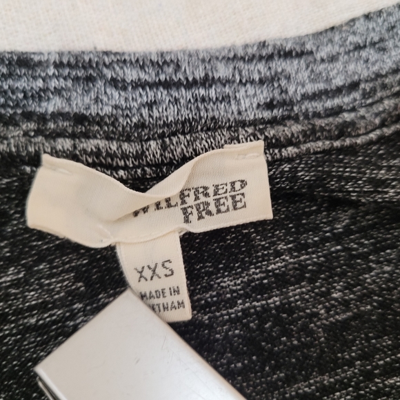 Aritzia Wilfred Free Devinette longsleeve top - Picture 7 of 7